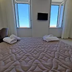 بيت ضيافة Palazzo Satriani Ethic برياتيكو